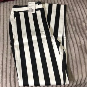 Pant-Ankle Woven Black/Ivory